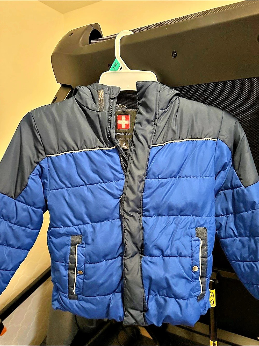 SwissTech Color Block Puffer Jacket Size Medium Like New